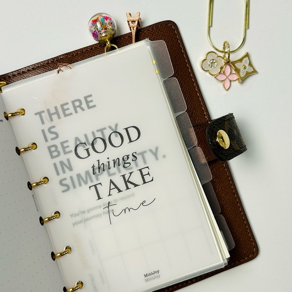 Eiffel Tower Paper Clip Bookmark in Rose Gold for Agenda Planners - Picture 5 of 5